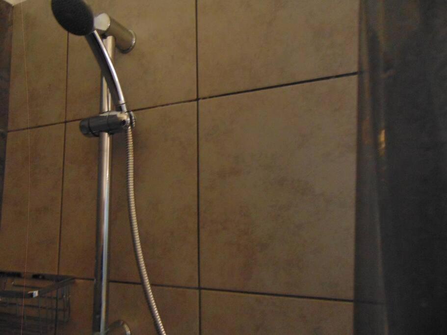 Apartment Metropolis A2 - υπέροχη ανακαινισμένη σουίτα Athens