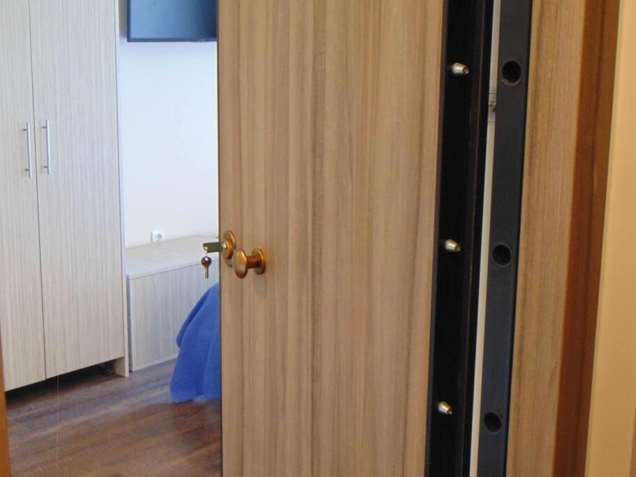 Metropolis A2 - υπέροχη ανακαινισμένη σουίτα Apartment Athens